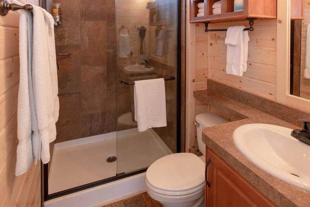 066 South Rim Grand Canyon Tiny Sleeps 8 * Val